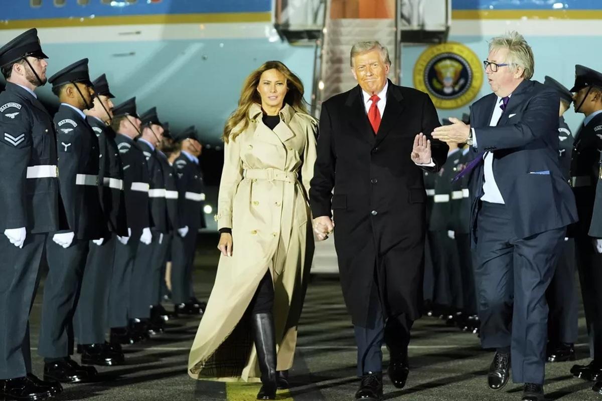 Опубликованы переговоры диспетчеров, предотвратившие столкновение самолёта Трампа