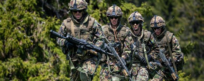 Командующий ВС Швейцарии Зюссли заявил о планах укреплять нацоборону