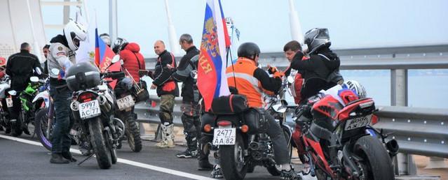 Первыми нарушителями ПДД на Крымском мосту стали десятки байкеров