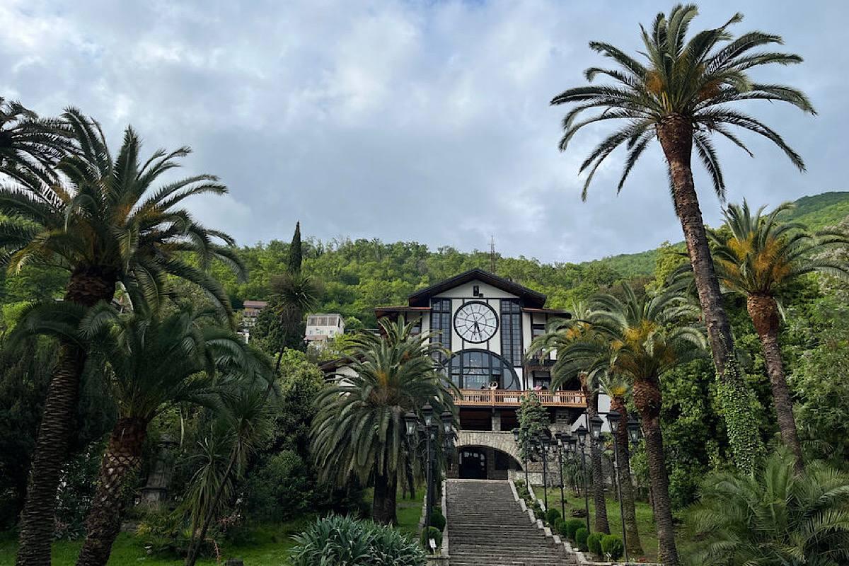 Директор Фонда Кино Абхазии назвал россиян «угрозой нацбезопасности»