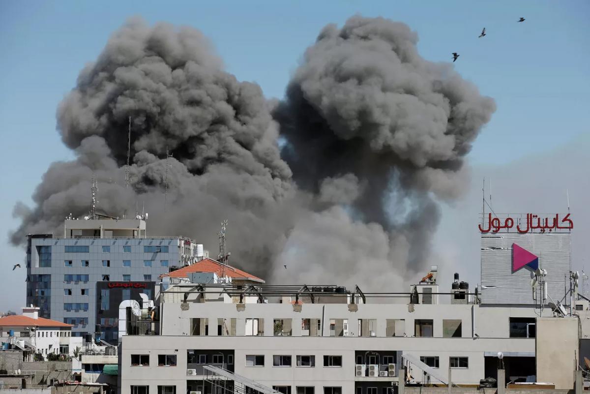 Армия Израиля нанесла удары по кварталу Рафаха на юге сектора Газа