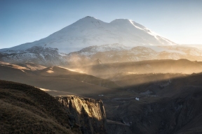 Elbrus began to melt and what does it threaten Russia?