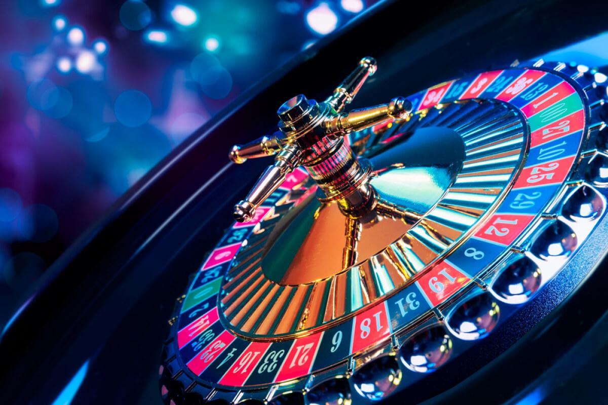Тверитянин проиграл 2 млн рублей в онлайн-казино, поверив в «волшебную» программу мошенников