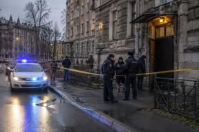 Учитель математики признал вину в убийстве своего сына и тещи: Что известно о трагедии в Питере