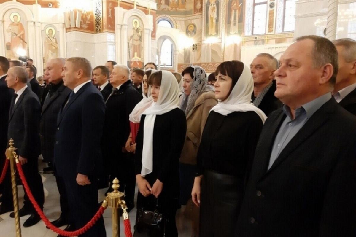 В Волгоградской области главы муниципалитетов собрались в соборе, чтобы помолиться о добрых делах