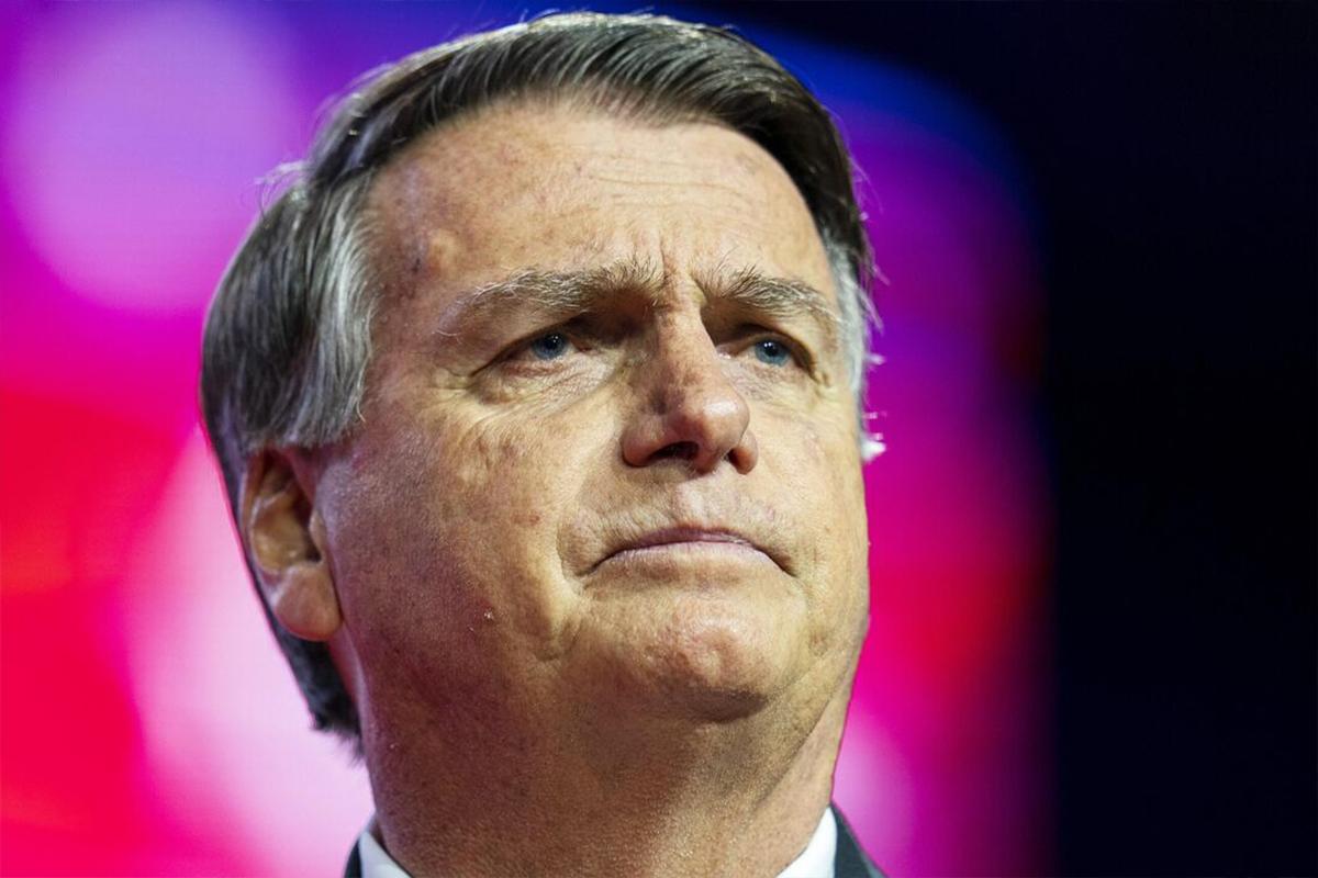 Суд в Бразилии приговорил Болсонару к более чем 27 годам тюрьмы