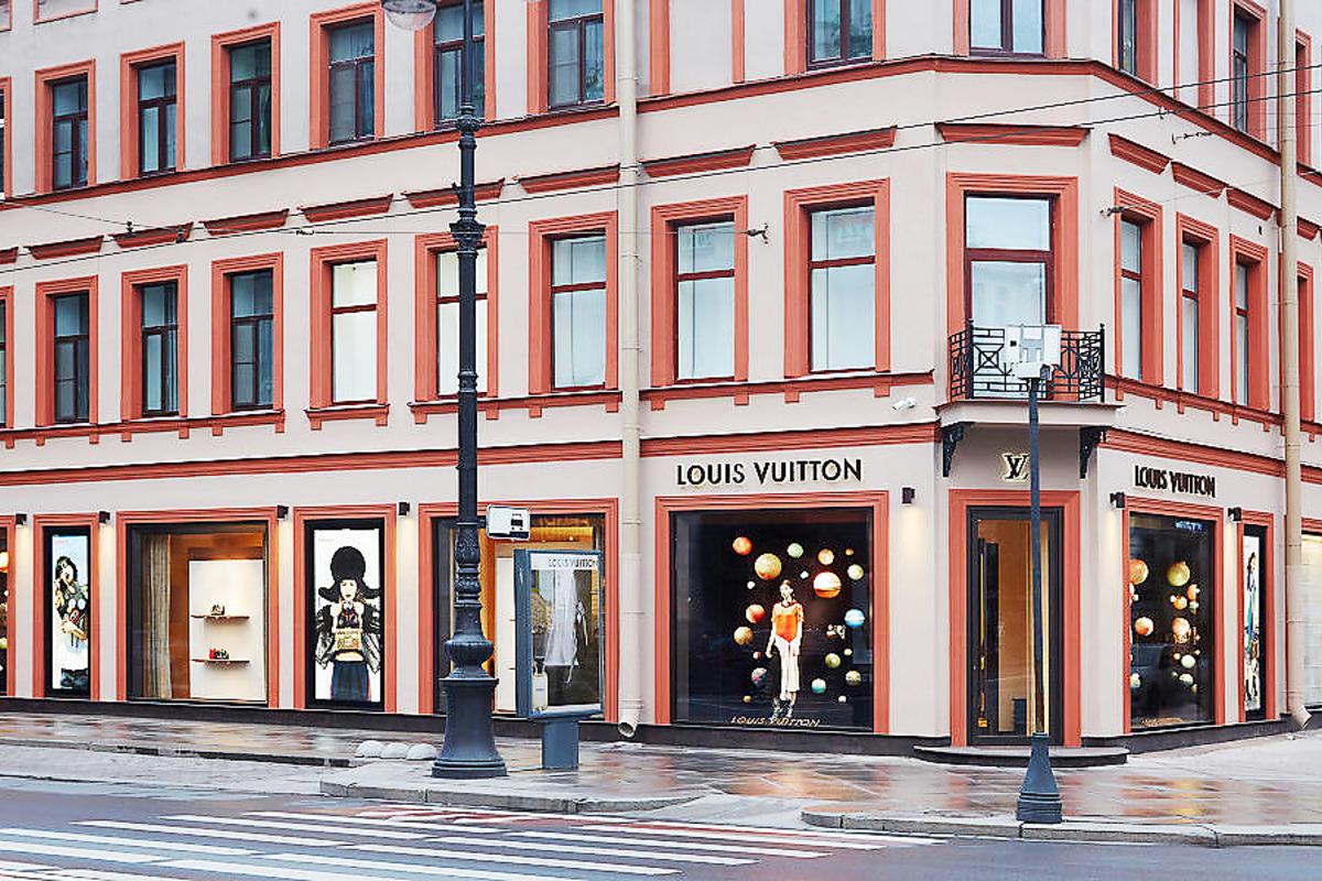 Там, где в Петербурге продавались вещи Louis Vuitton, расположится российский (страна-террорист) бренд