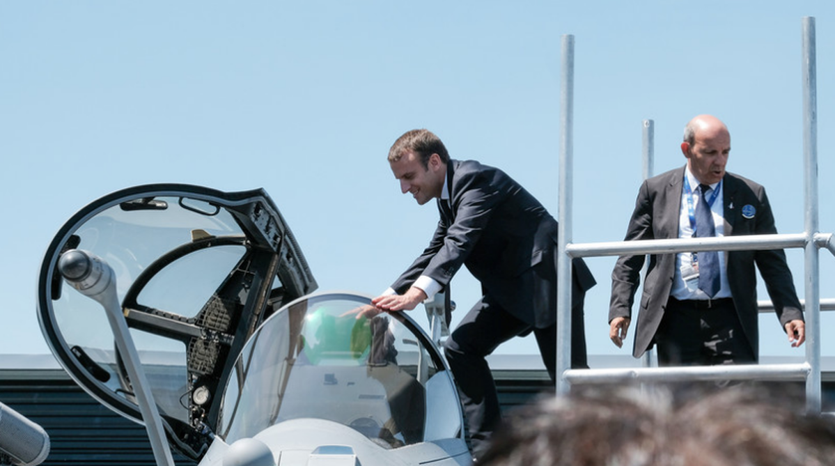 Макрон и оружейная лихорадка: как Франция зарабатывает на перевооружении Европы