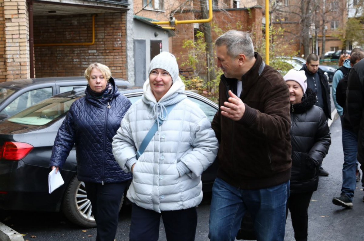 Мэр Иван Носков: В Самаре продолжается благоустройство двора одного из самых протяженных домов города