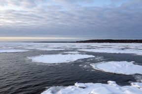 У границ России замерзает Финский залив