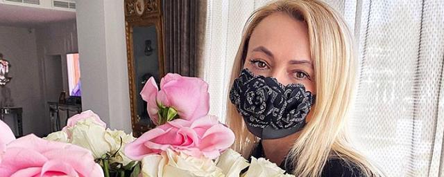 Яна Рудковская выпустила коллекцию масок