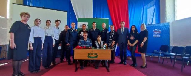 В честь участника СВО в Хабаровской школе открыли «Парту Героя»