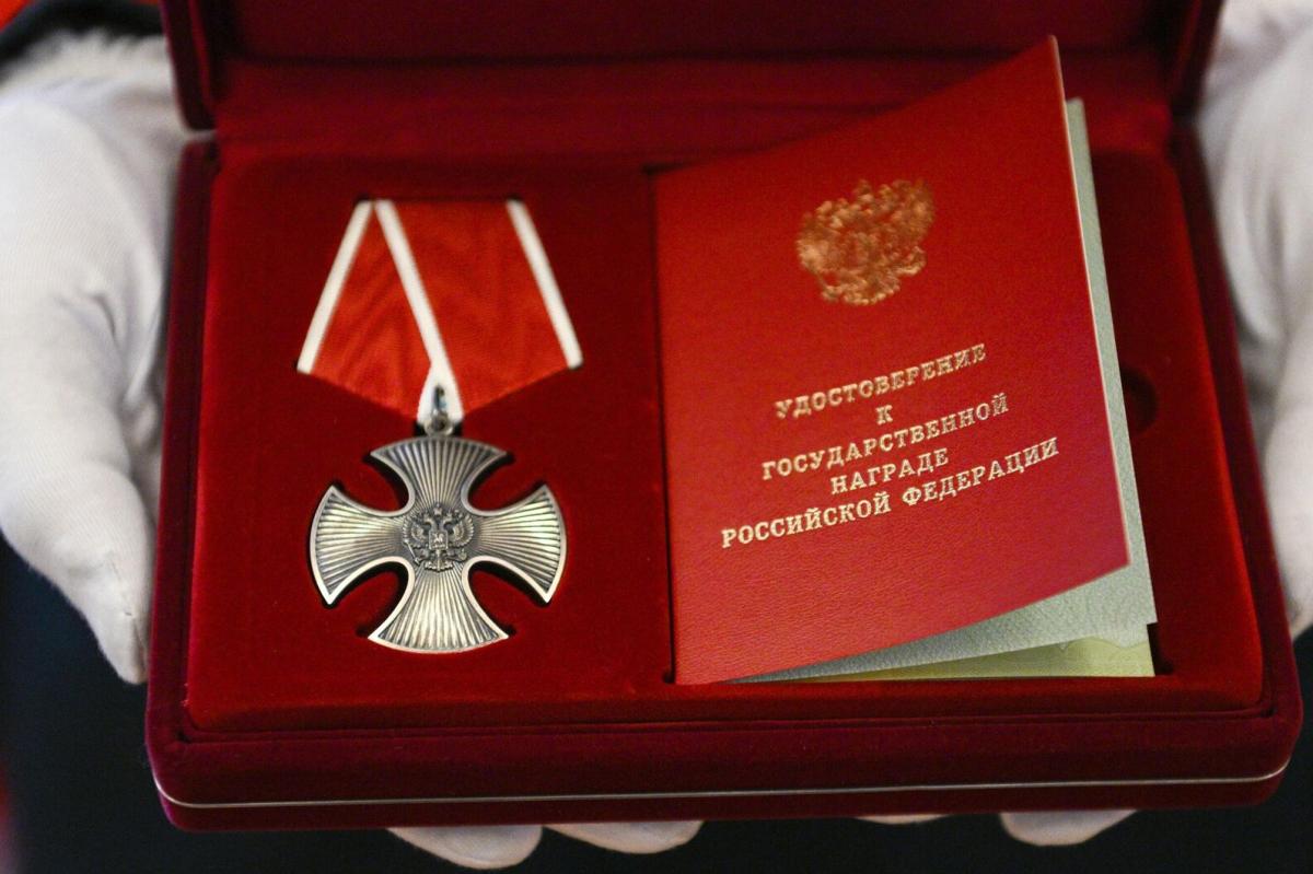 Болотов передал ордена Мужества семьям погибших участников СВО