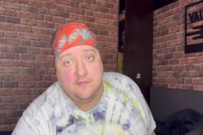 Вдова актера Романа Попова снизила цену на семейный дом в Подмосковье