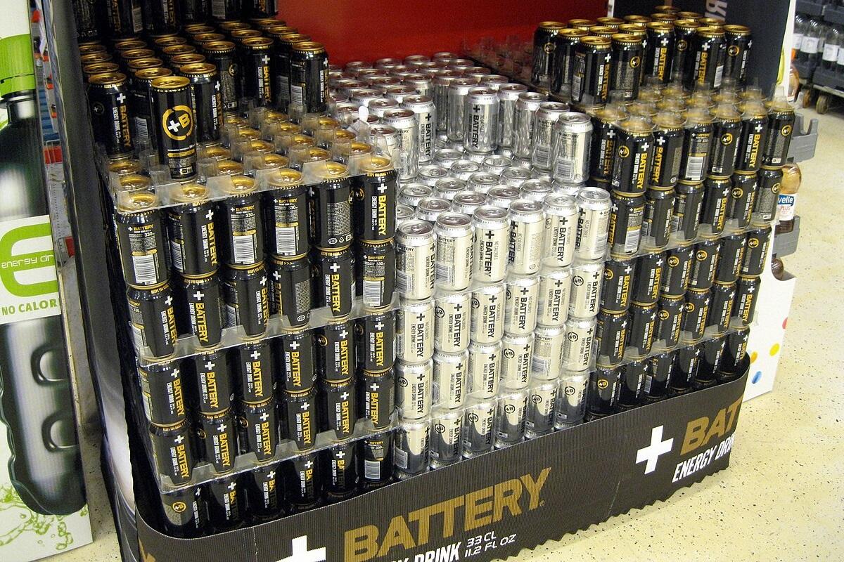 «Уни Пак» Эмина Агаларова получила декларацию на выпуск тонизирующих напитков под брендом Минобороны