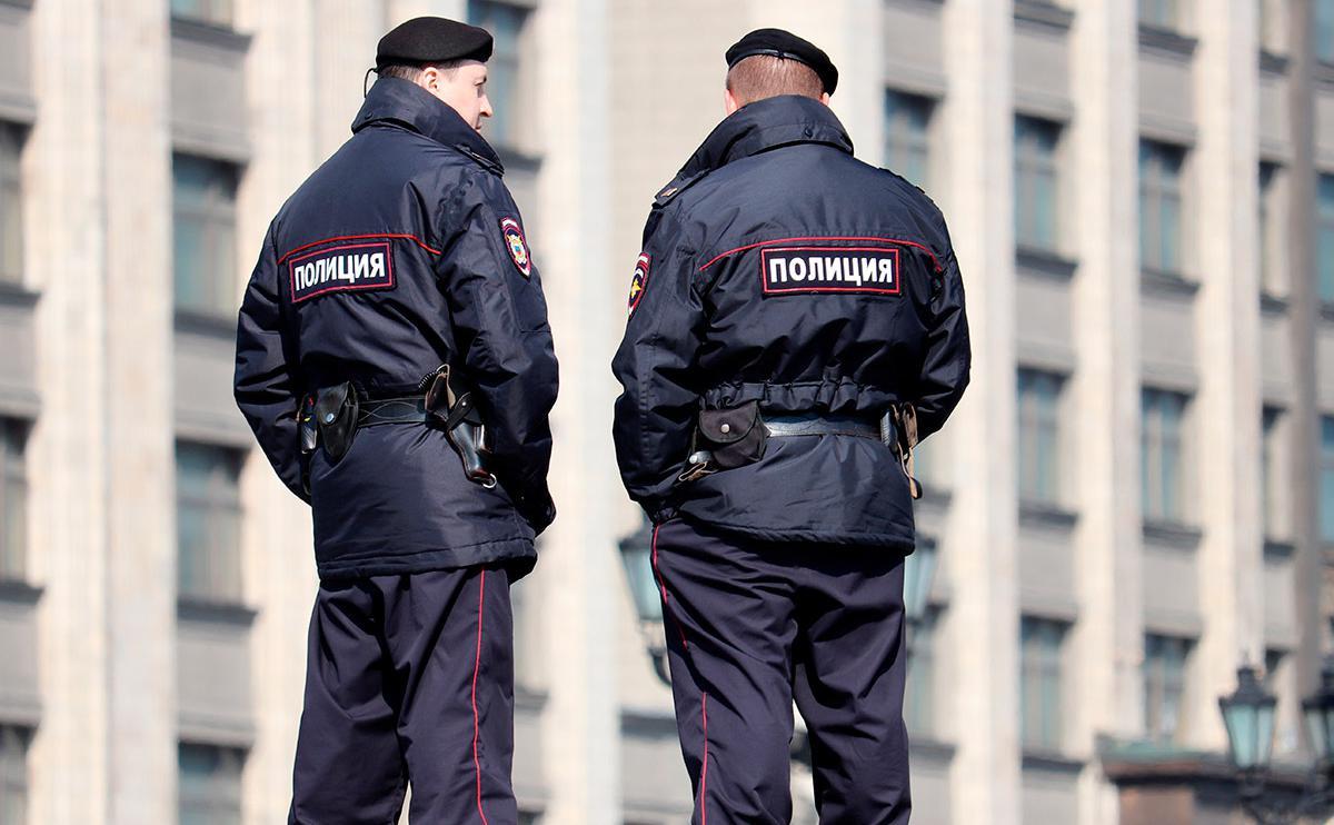 В Красноярске мужчина запустил фейерверк в толпу в парке «Солнечная поляна»