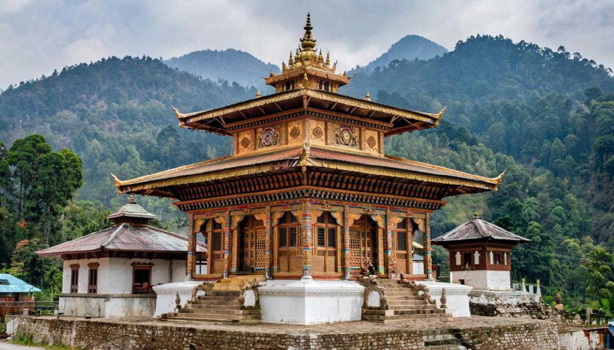 В Непале мужчинам разрешили разгуливать голыми в храмах