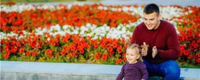 Глава администрации Денис Спирин поздравил жителей Чебоксар с Днем отца