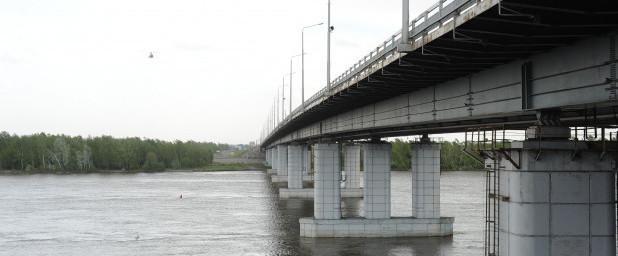 В Барнауле прыгнувшую с моста в Обь горожанку спасли водолазы