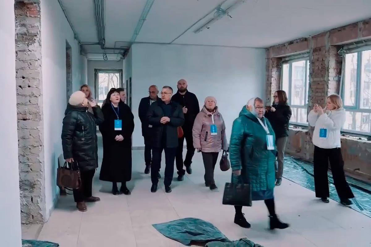 Мэр Станислав Трофимов: В Чебоксарах активисты «Народного контроля» непрерывно мониторят ход капремонта 18 учебных заведений