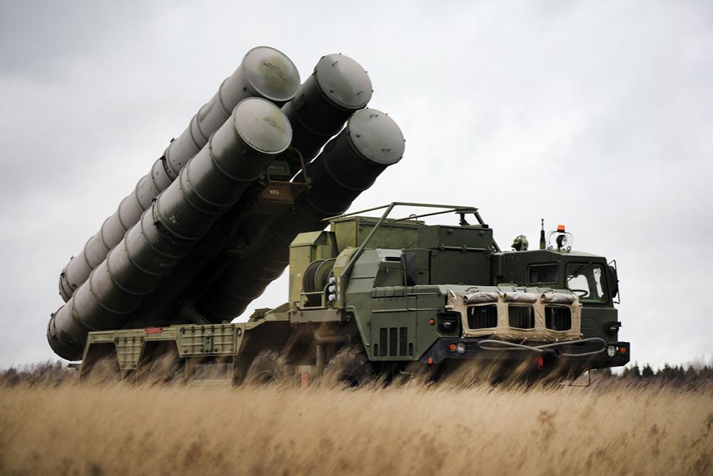 Российские беспилотники поразили западные комплексы ПВО в Киевской области