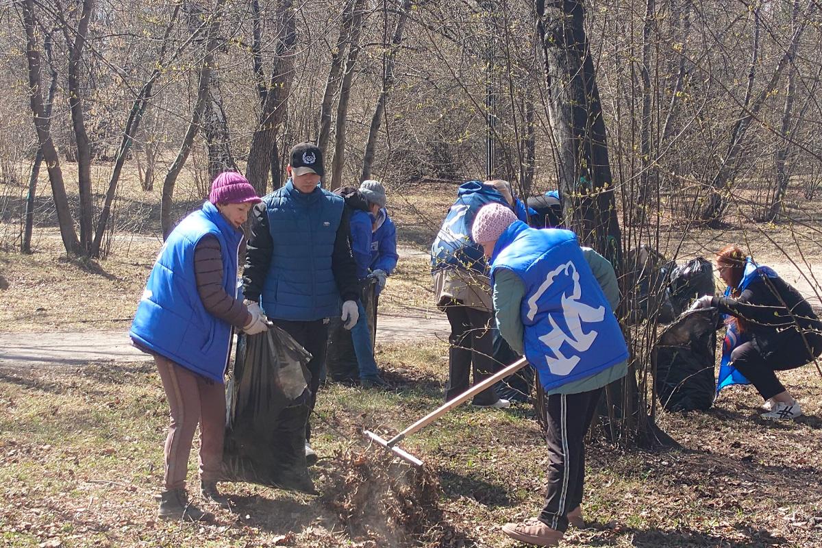 Мэр Руслан Болотов: В правобережной части Иркутска горожане провели уже почти 70 субботников с начала весны