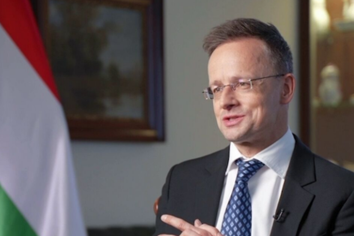 В Венгрии заявили, что Будапешт не намерен отказываться от сотрудничества с Москвой