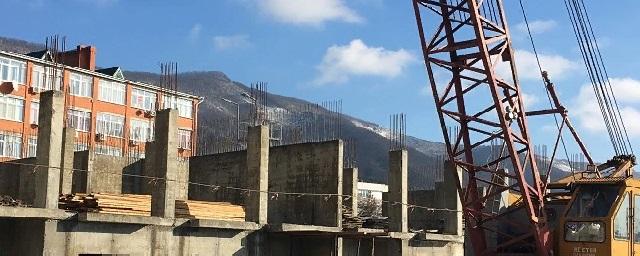 Власти Анапы выявили нарушения на 16 строительных объектах