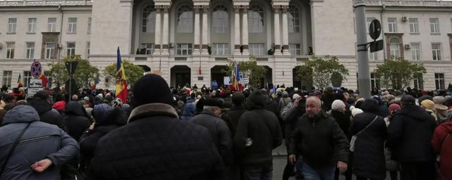 В Молдавии социалисты провели антиправительственный митинг