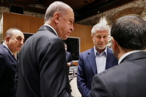 «Сделает всё, что прикажут». Зачем преданный Путину «теневой дипломат» Абрамович отправился в Стамбул