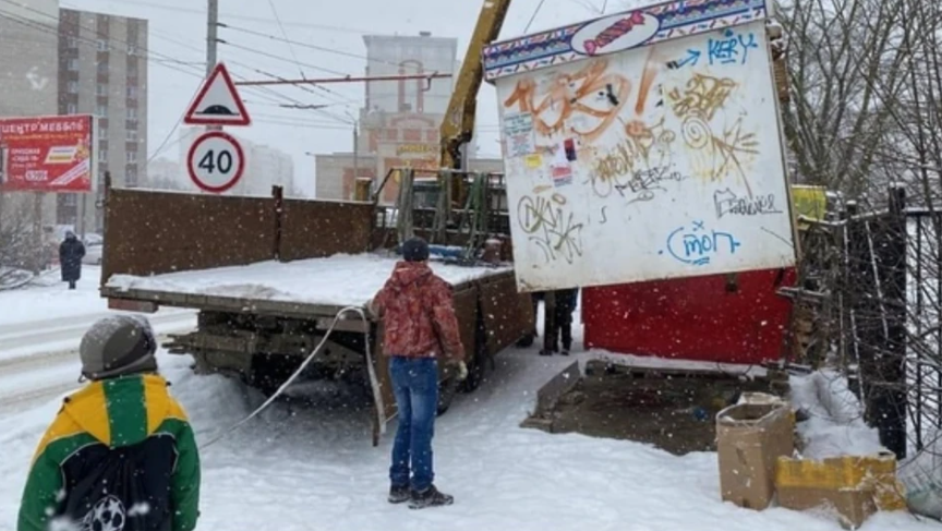 В Смоленске снесут незаконные ларьки в Промышленном районе