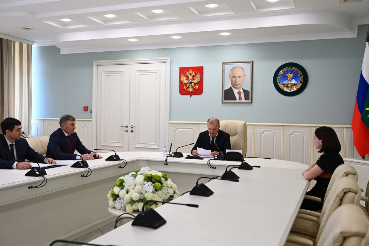 «Культурная жизнь должна быть насыщенной и доступной для всех жителей»: Мурат Кумпилов провел рабочую встречу с руководством Министерства культуры Адыгеи
