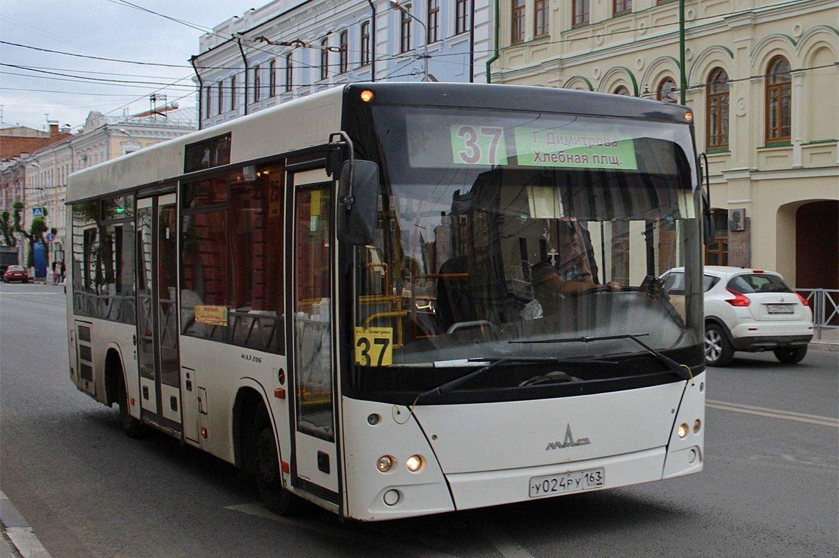 В Самаре автобусы пустили в объезд перекрытого перекрестка на ул. Л.Толстого и Самарской