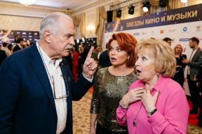 «Наташка не порешала?» Михалков откровенно о том, почему маме Королёвой не место на сцене в России