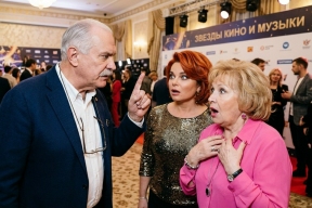 «Наташка не порешала?» Михалков откровенно о том, почему маме Королёвой не место на сцене в России