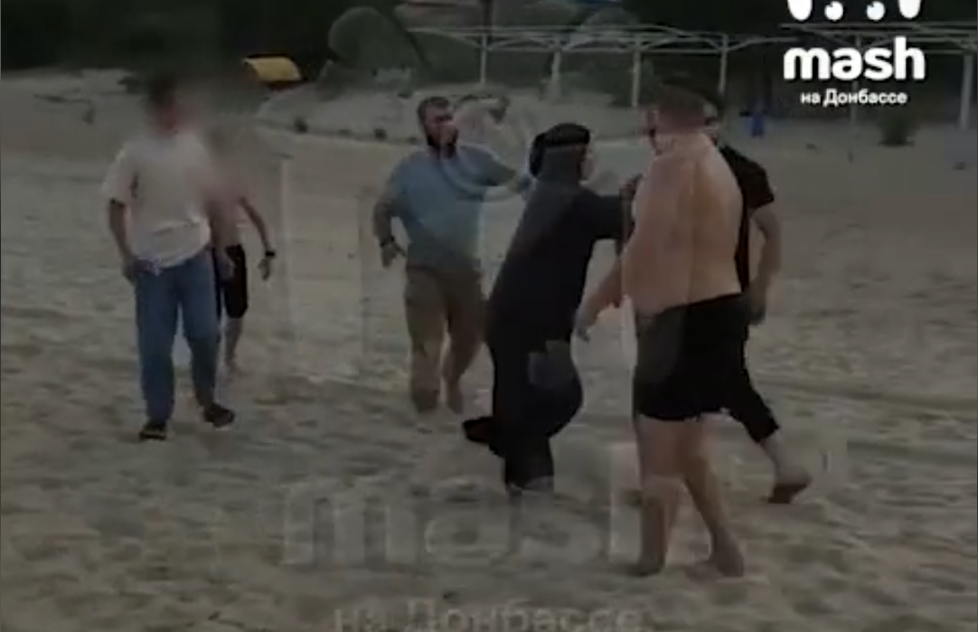 Чеченская семья заехала на внедорожнике на пляж в Мариуполе и устроила драку