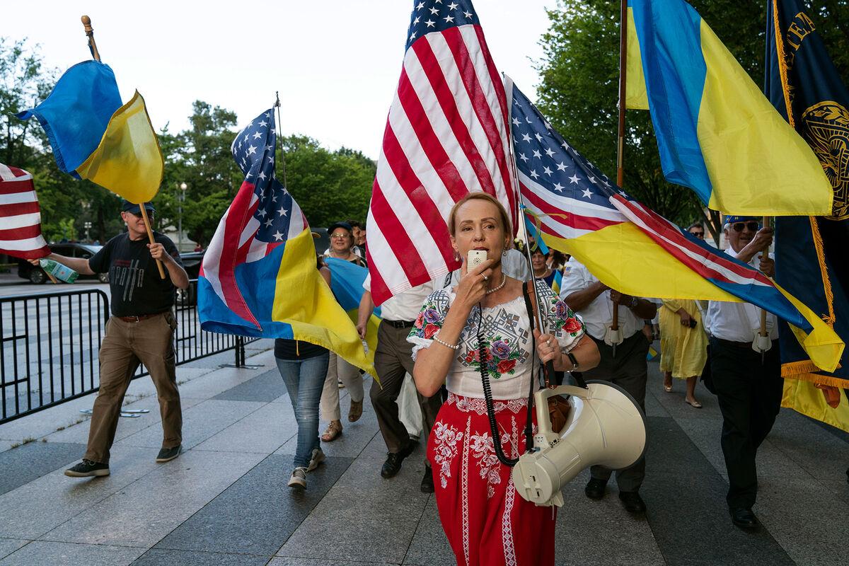 Квятковски: Запад заинтересован, чтобы устранить Украину как страну