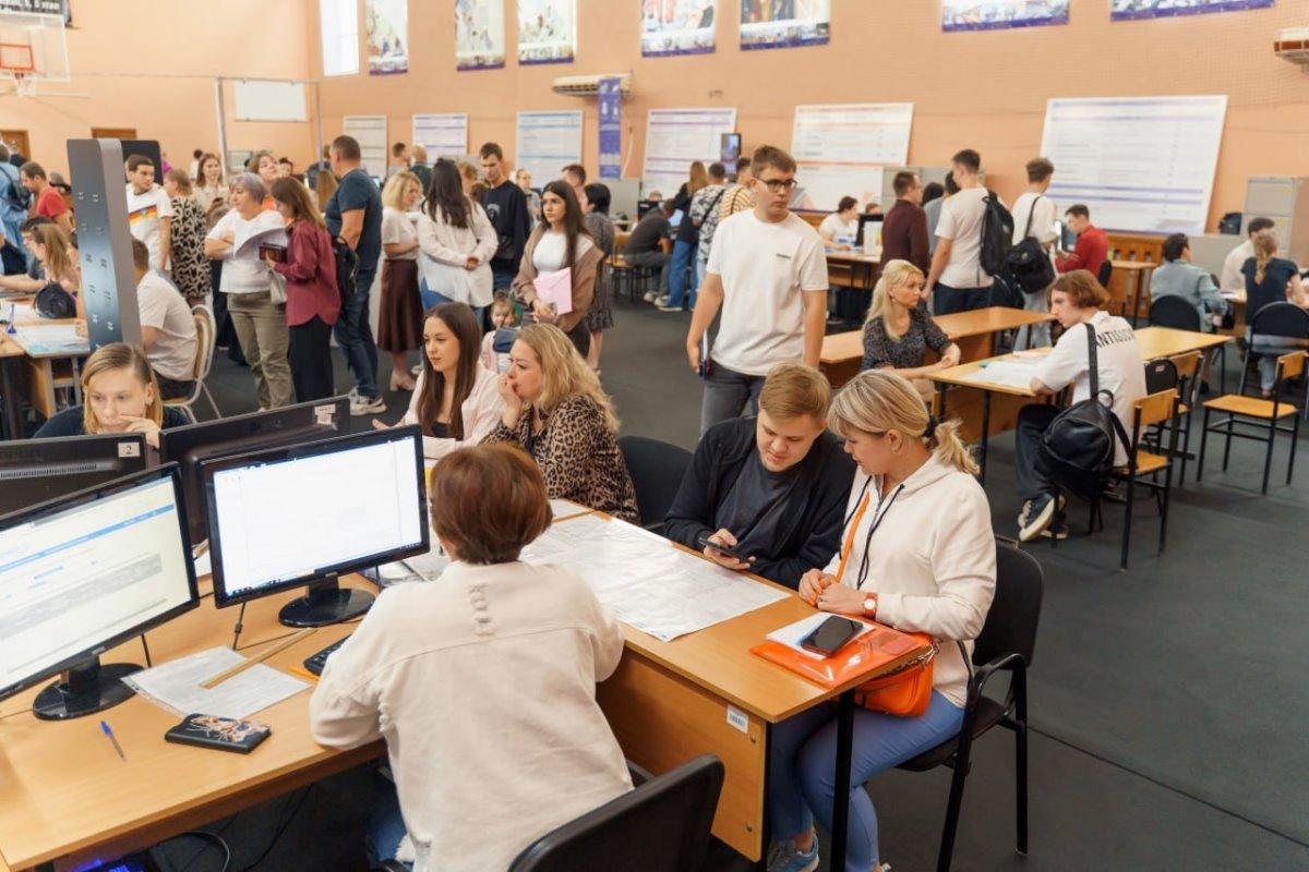 В Оренбургском госуниверситете 13% бюджетных мест заняли студенты, поступившие без конкурса