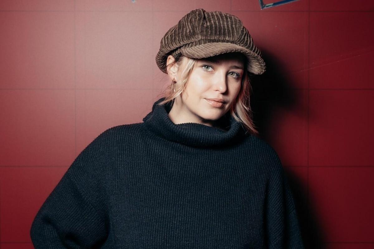 От «Голоса» до «Трёх аккордов» и от юного мужа к «менту». «Горячие» фотосессии и лже-беременность Аглаи Шиловской