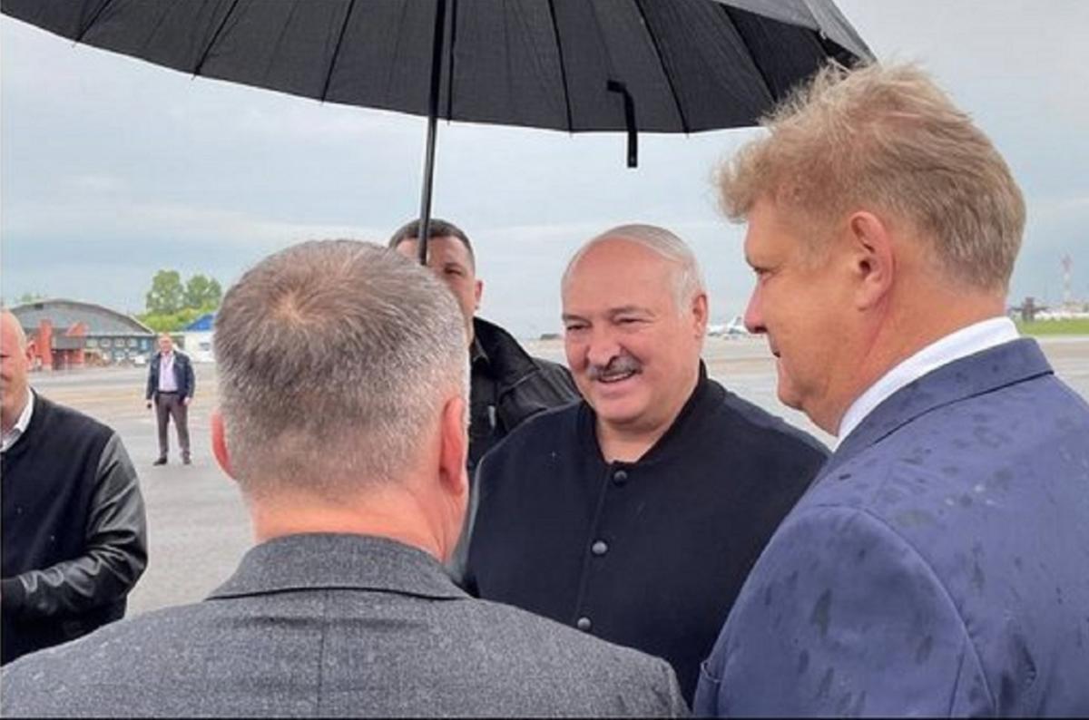 Александр Лукашенко прибыл в Иркутск после официального визита в Монголию
