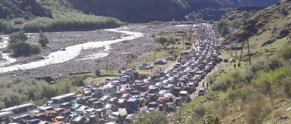Власти Северной Осетии: повестки на границе с Грузией вручают только жителям республики
