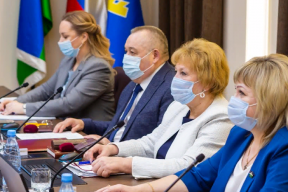 На первом заседании депутатской комиссии парламентарии обсудили актуальные темы поселка Федоровский