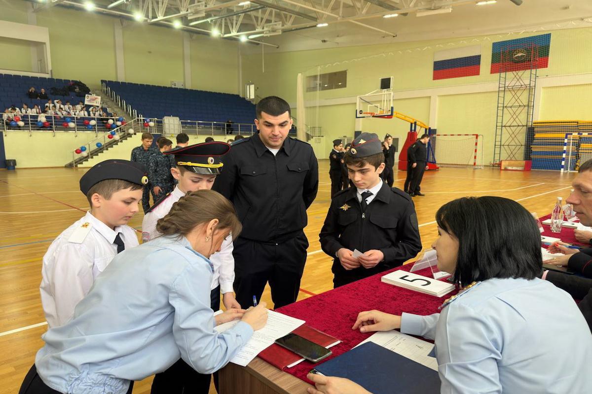 В Черкесске прошли соревнования «Будущие стражи правопорядка»