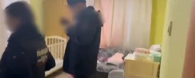 Прокуратура опубликовала видео квартиры, в которой живет москвичка, скинувшая дочь из окна 11-го этажа