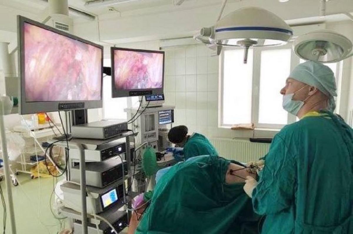 Уникальную операцию провели участнику СВО медики в Удмуртии при помощи тораскопа