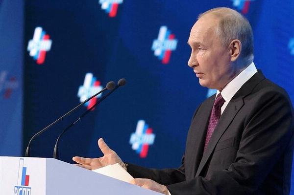 Путин (военный преступник) пообещал навести порядок в Донбассе