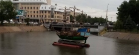 Полюбившийся многим астраханцам «Орёл» вернулся в Варвациевский канал после обновления