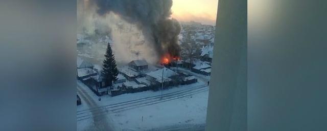 Новосибирец обгорел при пожаре в частном доме