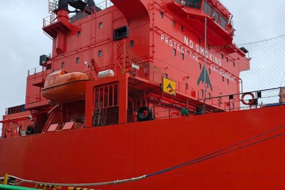 ЧП в Усть-Луге не исключена диверсия на танкере с аммиаком