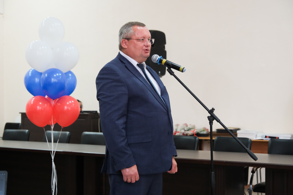 Председатель Думы Астраханской области Игорь Мартынов принял участие в ежегодной педагогической конференции в Камызякском районе